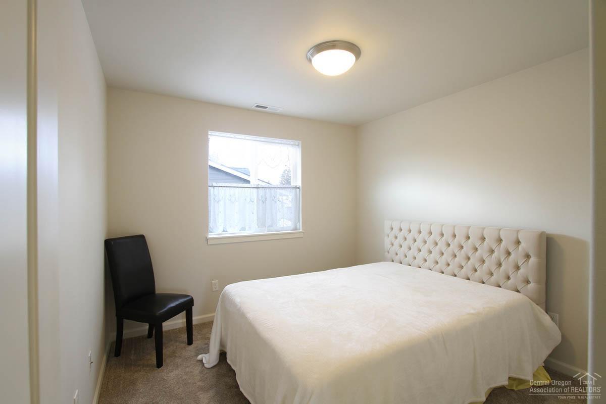 61577 Southeast Alstrup Road Bend, OR 97702 - Photo 11 of 21 Additional Photo