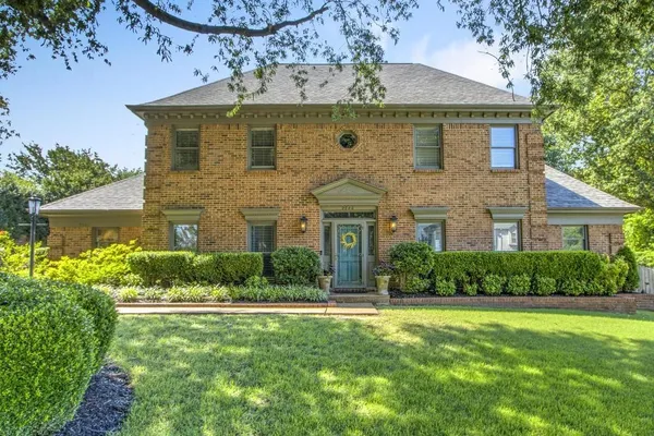 $699,000 | 2880 Belfort Drive, Germantown, TN 38138