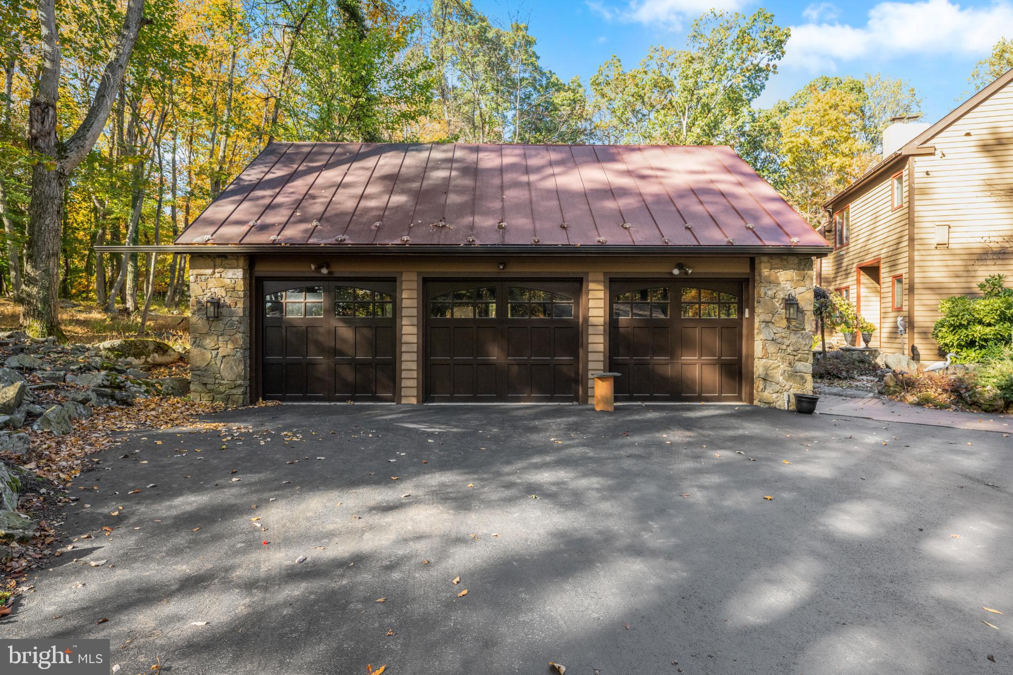 1623 Hilltop Road Spring City, PA 19475 - Photo 21 of 70 Charming garage with rustic appeal.