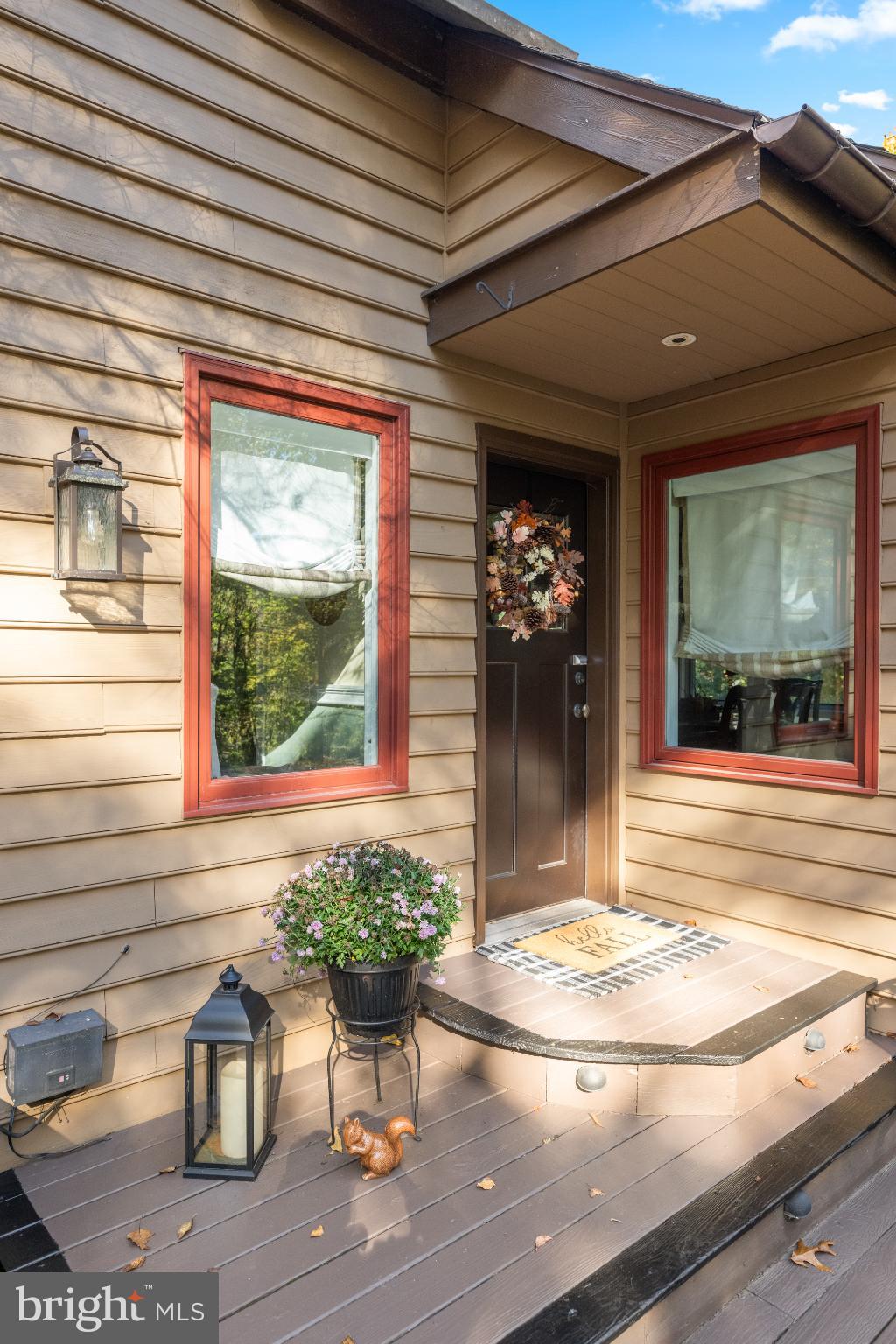1623 Hilltop Road Spring City, PA 19475 - Photo 26 of 70 Charming entryway with seasonal decor.