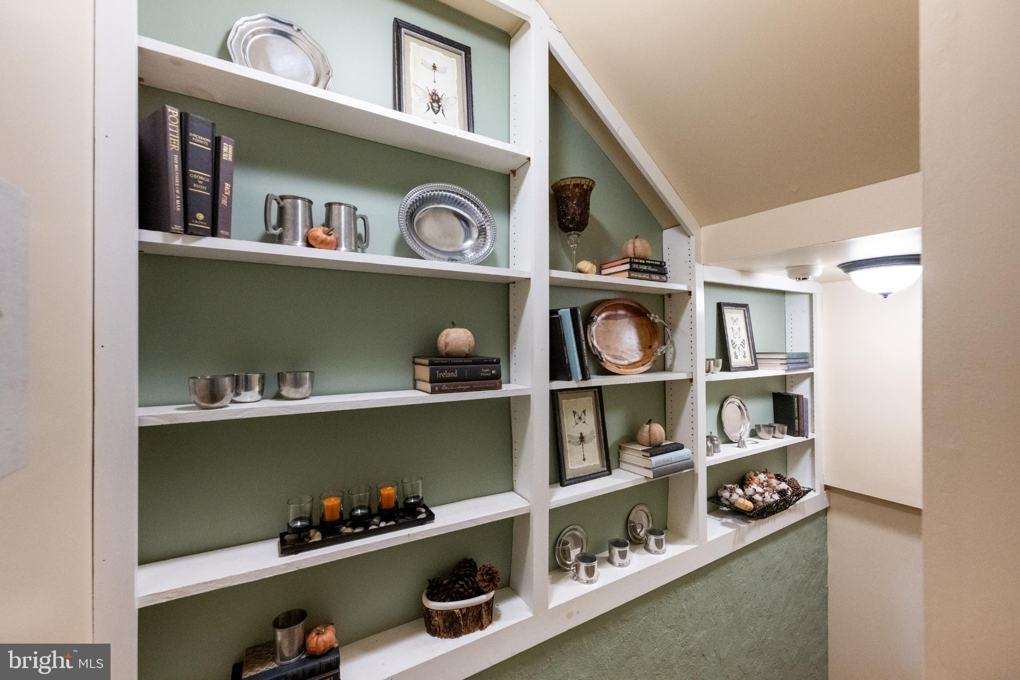 1623 Hilltop Road Spring City, PA 19475 - Photo 55 of 70 Charming display of curated decor accents.