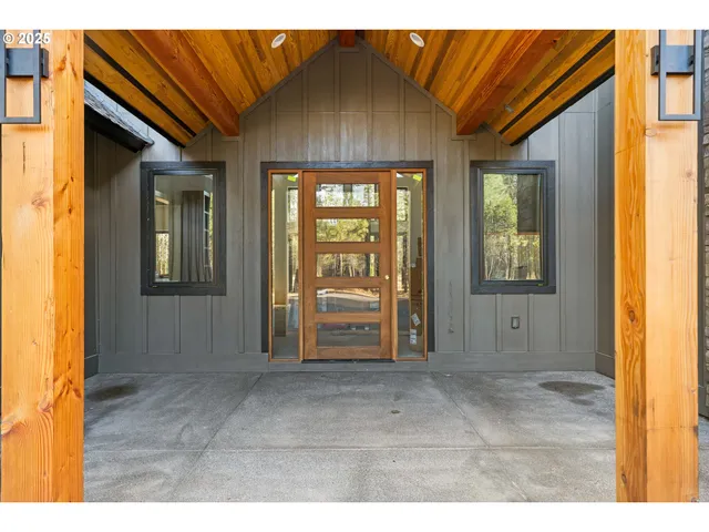 a view of an entryway door