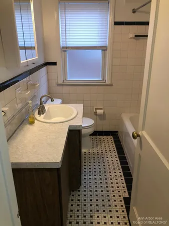 $149,900 | 1246 15th Street, Wyandotte, MI 48192