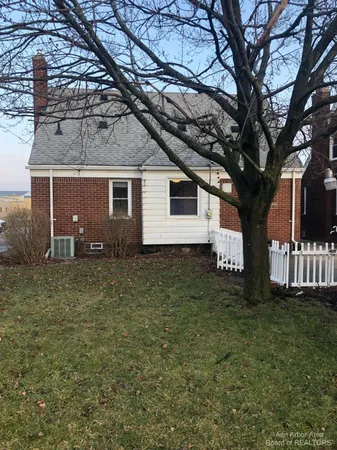 $149,900 | 1246 15th Street, Wyandotte, MI 48192