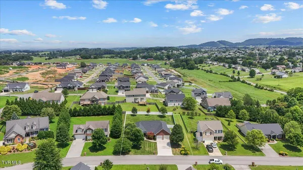 $489,900 | 147 Pembrooke Circle, Jonesborough, TN 37659