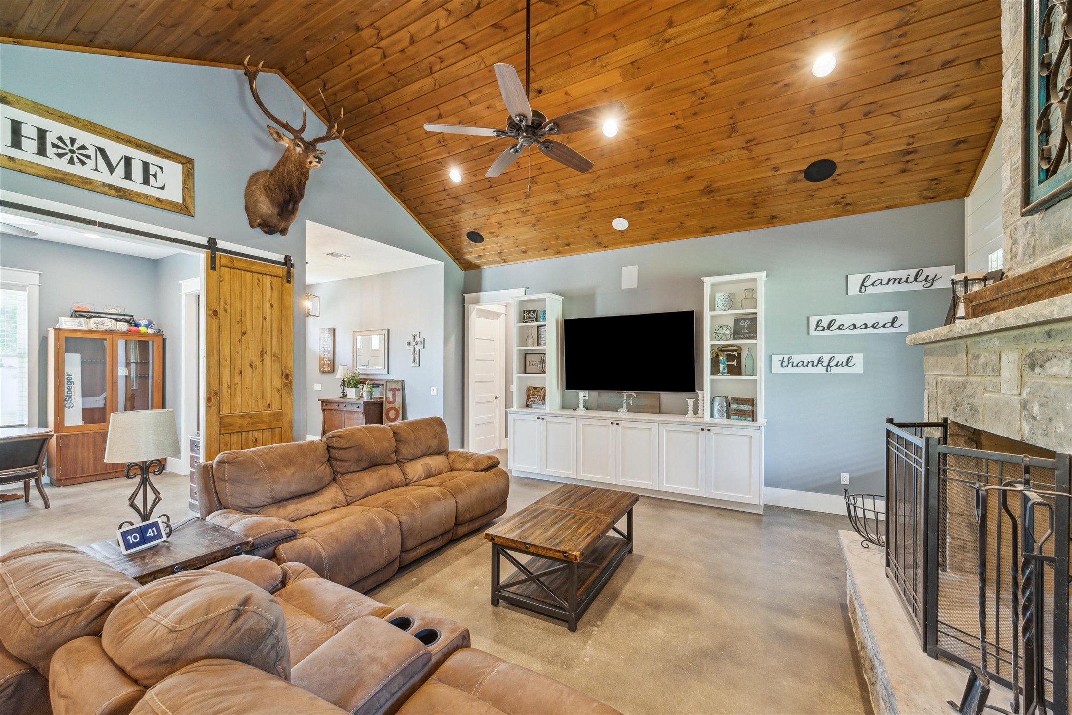 127 Buenger Road Industry, TX 78944 - Photo 7 of 35