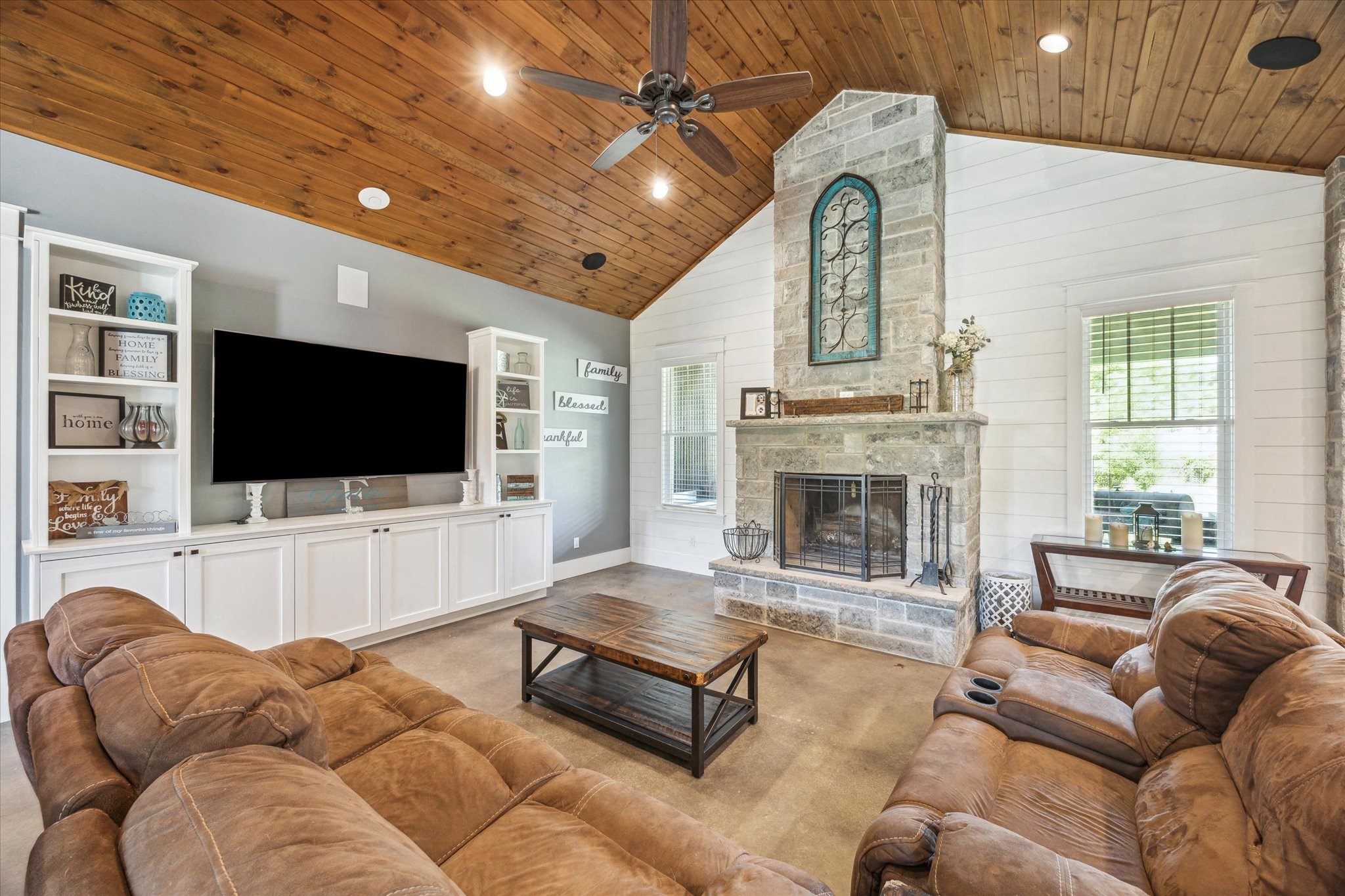 127 Buenger Road Industry, TX 78944 - Photo 8 of 35