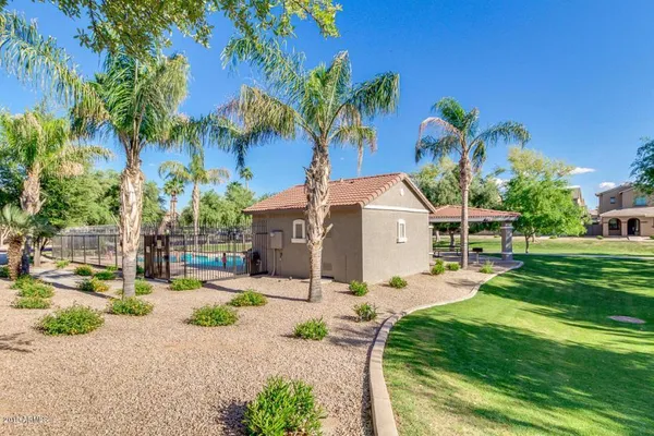 $1,945 | 1977 East Emily Lane, Gilbert, AZ 85295