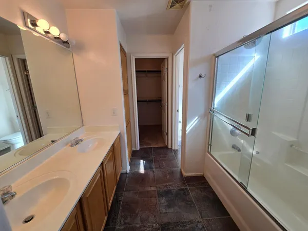 $1,945 | 1977 East Emily Lane, Gilbert, AZ 85295