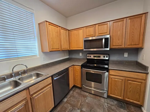 $1,945 | 1977 East Emily Lane, Gilbert, AZ 85295