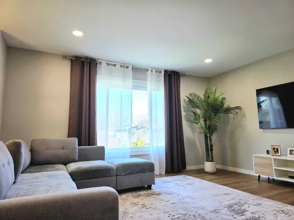 $439,000 | 8113 Carlisle Drive, Hanover Park, IL 60133