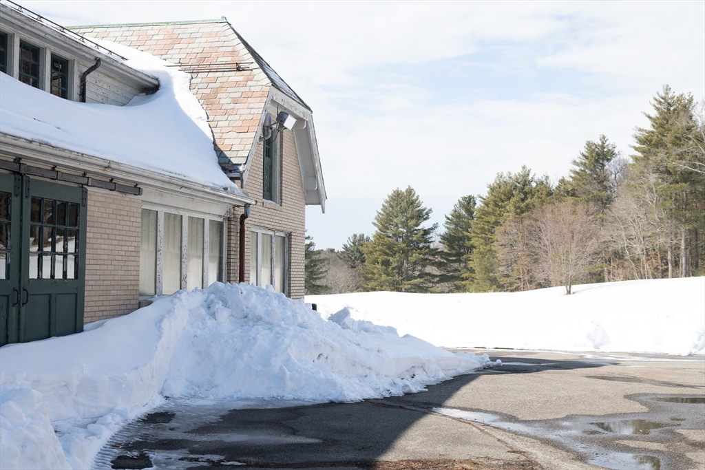 135 Wellesley Street Weston, MA 02493 - Photo 23 of 42