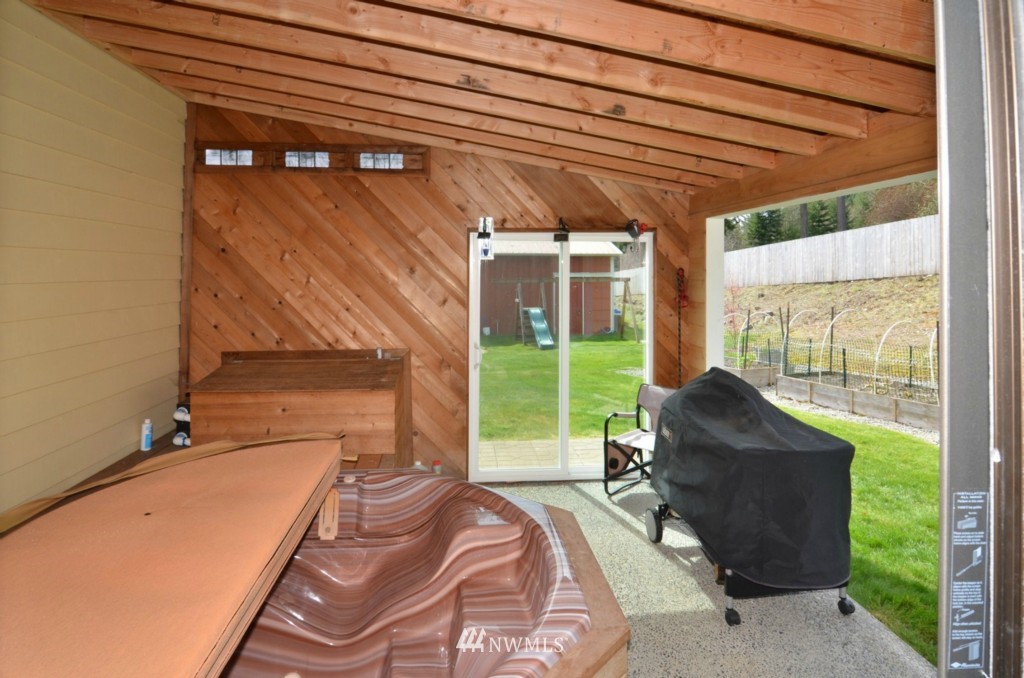 7456 Van Decar Road Southeast Port Orchard, WA 98367 - Photo 13 of 15 Gallery Image 13
