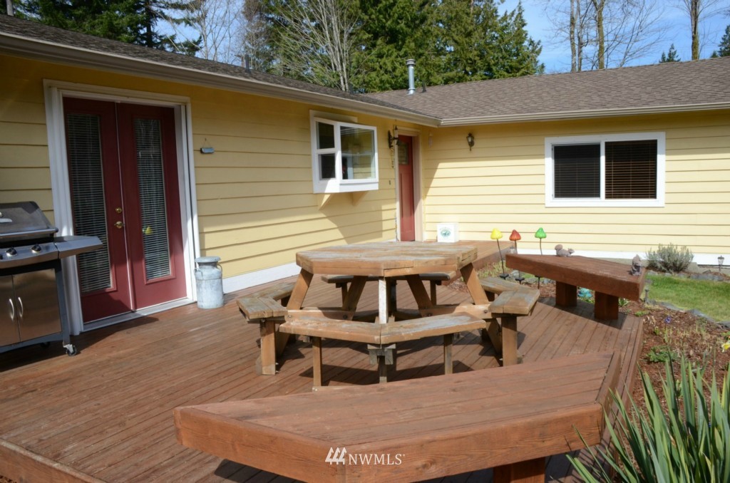 7456 Van Decar Road Southeast Port Orchard, WA 98367 - Photo 4 of 15 Gallery Image 4