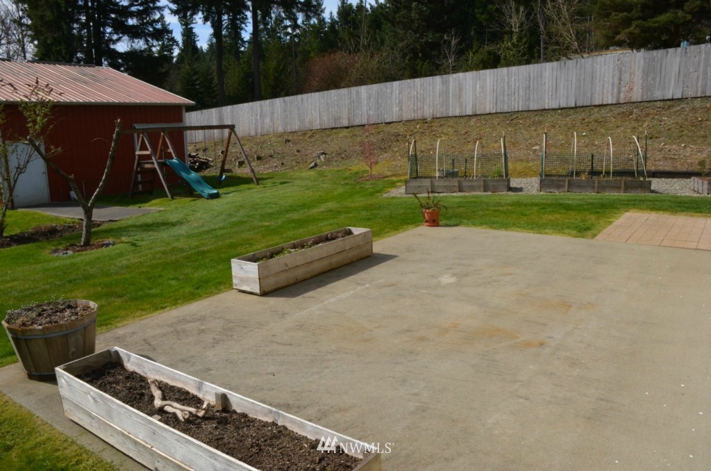7456 Van Decar Road Southeast Port Orchard, WA 98367 - Photo 5 of 15 Gallery Image 5