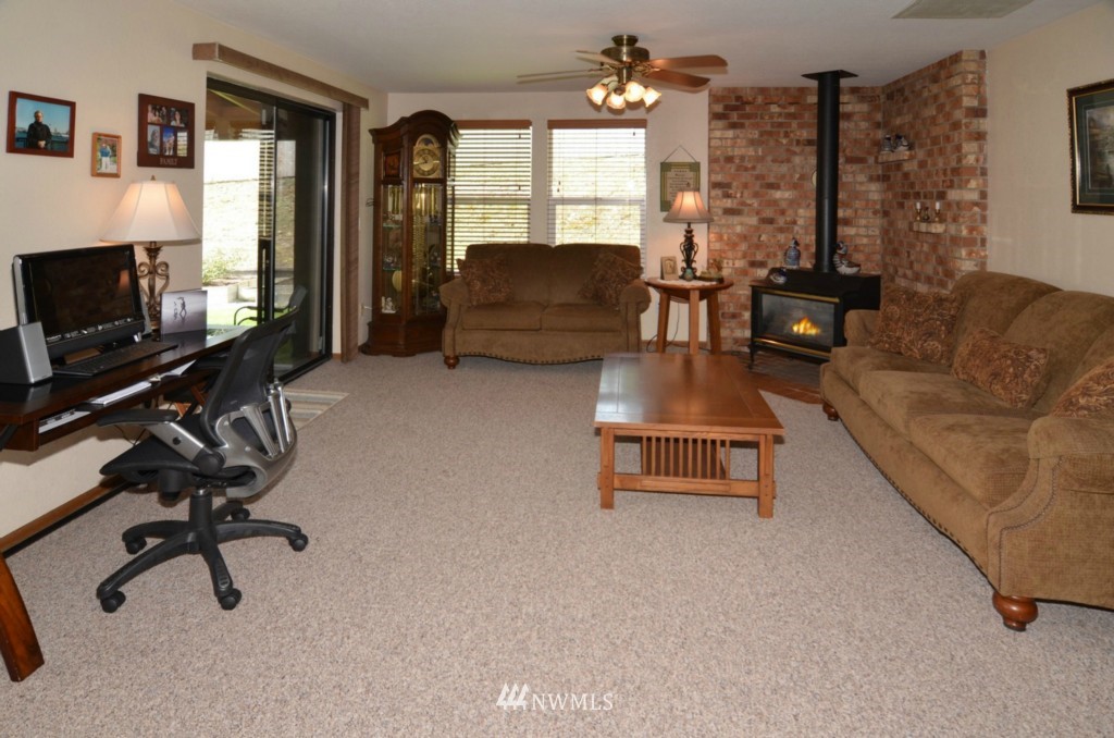 7456 Van Decar Road Southeast Port Orchard, WA 98367 - Photo 6 of 15 Gallery Image 6