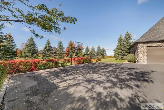 $2,800,000 | 1098 East 1485 North, Shelley, ID 83274