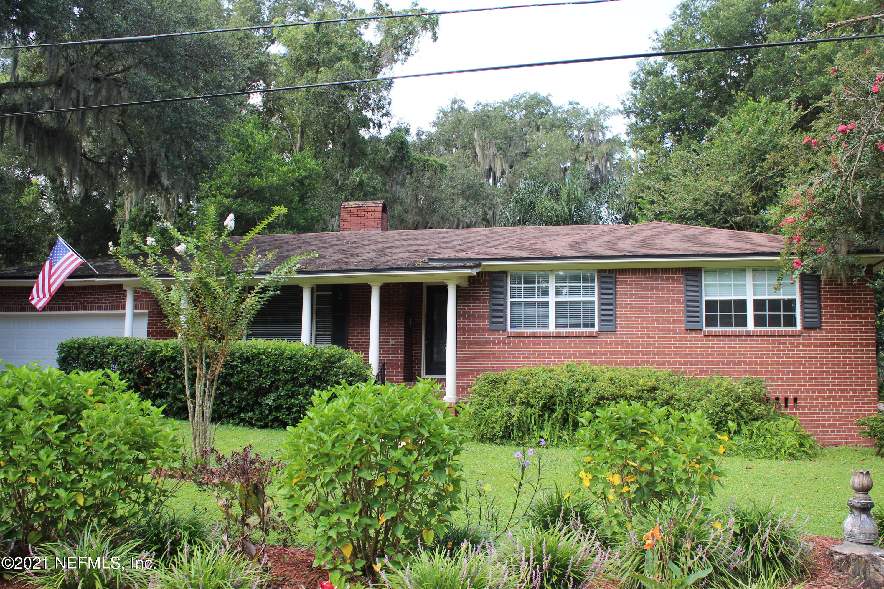 1244 Glengarry Road Jacksonville, FL 32207 - Photo 3 of 25 Front of Home