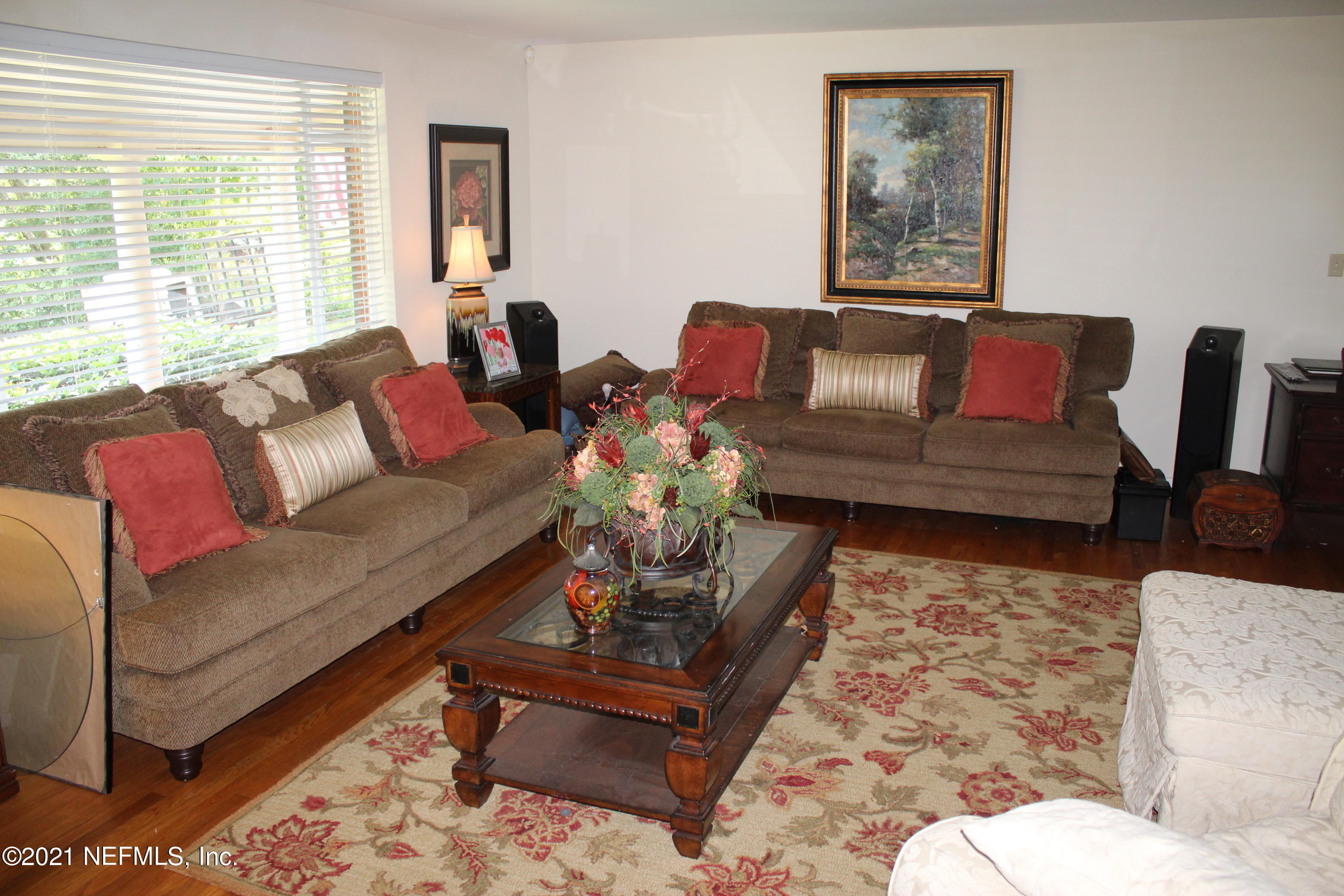 1244 Glengarry Road Jacksonville, FL 32207 - Photo 10 of 25 Family Room