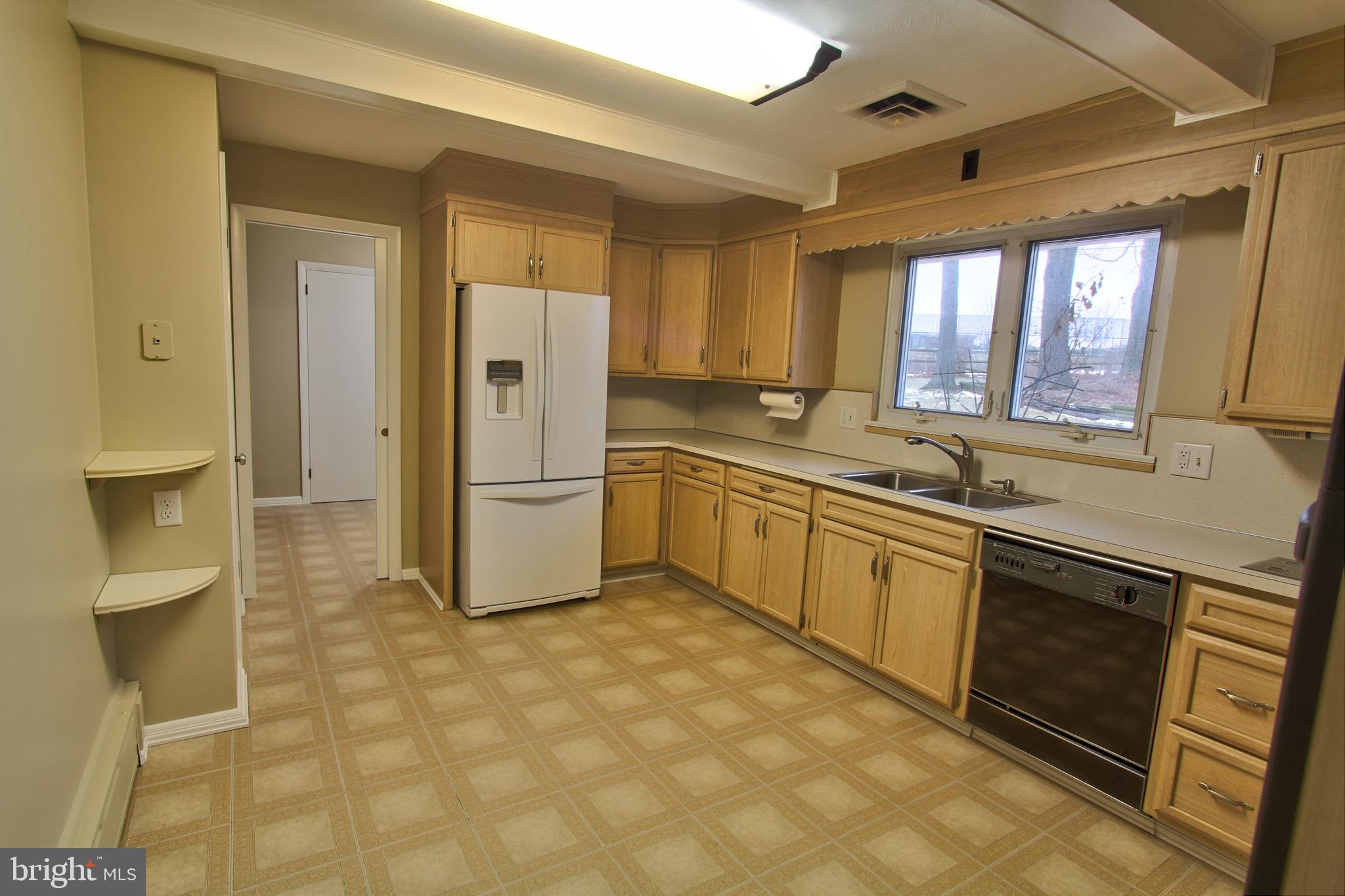 431 Berryhill Road Harrisburg, PA 17109 - Photo 13 of 25 Nice Sized Kitchen