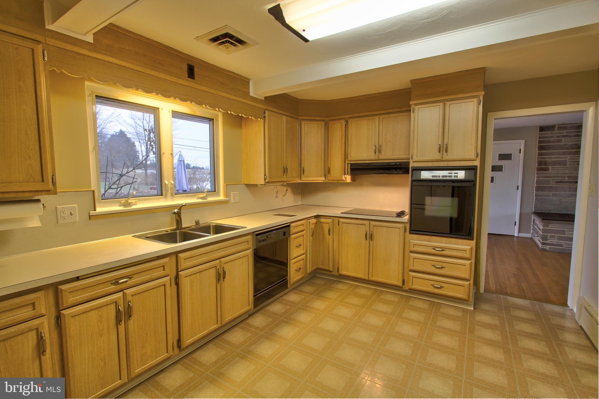 431 Berryhill Road Harrisburg, PA 17109 - Photo 14 of 25 Nice Sized Kitchen