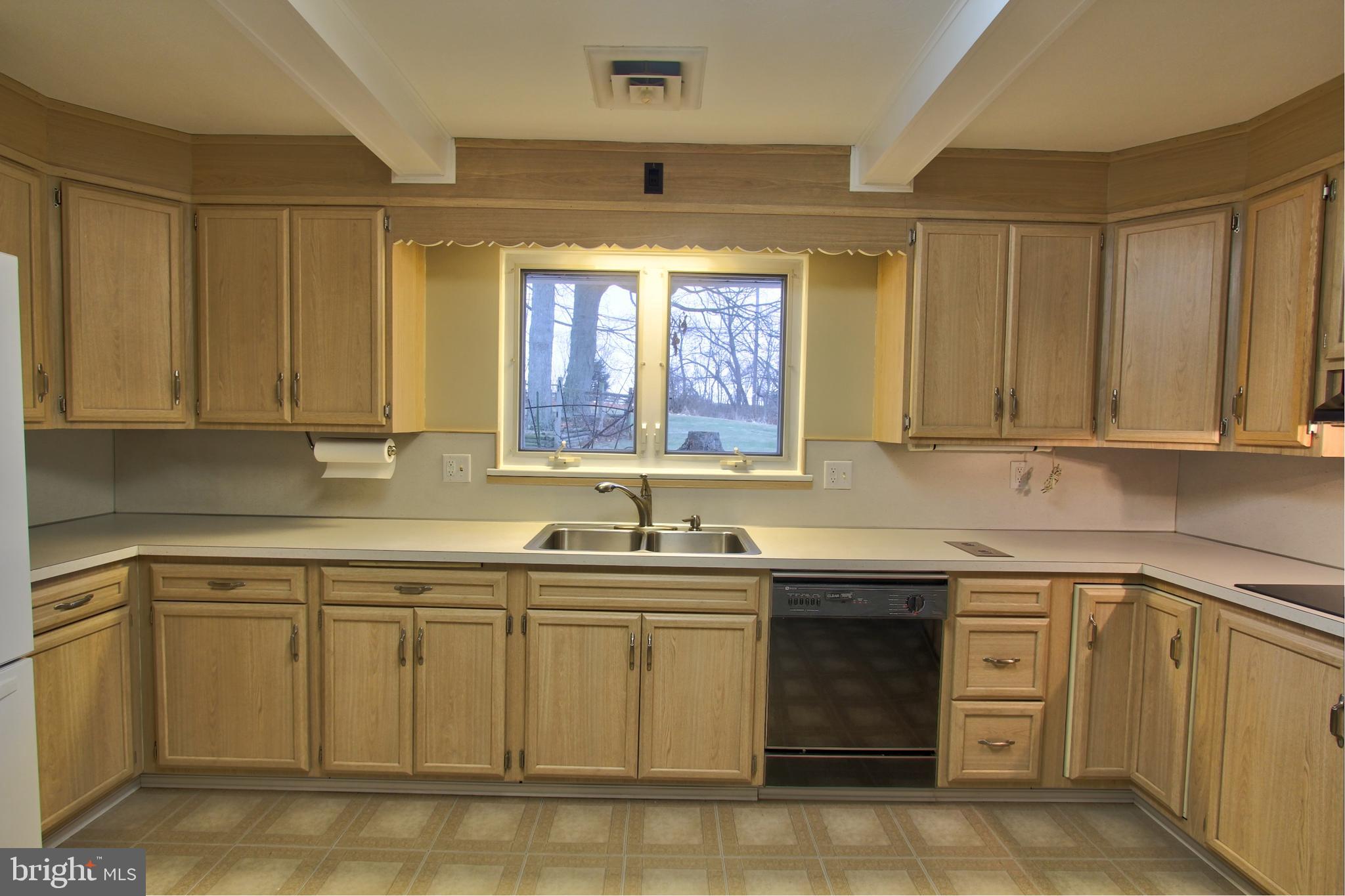 431 Berryhill Road Harrisburg, PA 17109 - Photo 15 of 25 Nice Sized Kitchen