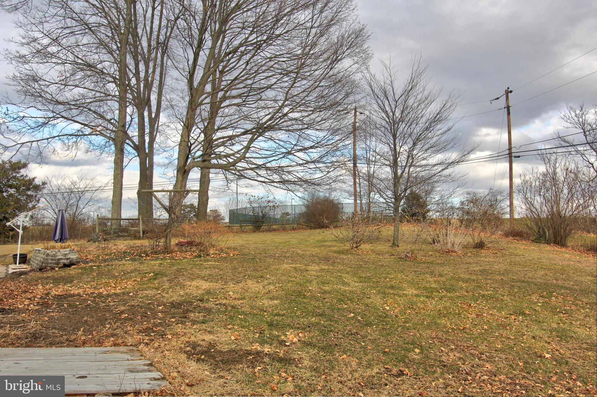 431 Berryhill Road Harrisburg, PA 17109 - Photo 5 of 25 Large Rear Yard