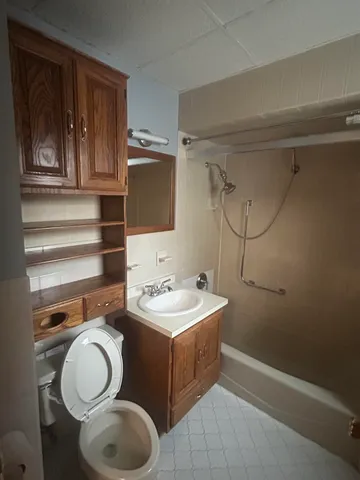 $1,700 | 18 West 16th Street, Unit 2, Bayonne, NJ 07002