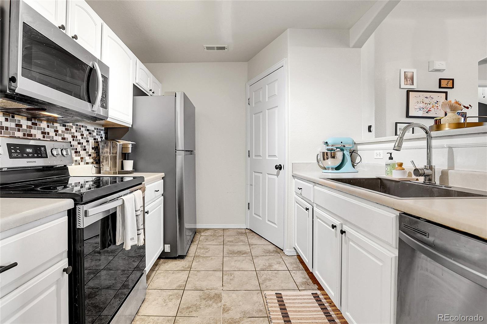 5255 Memphis Street, Unit 1023 Denver, CO 80239 - Photo 5 of 22