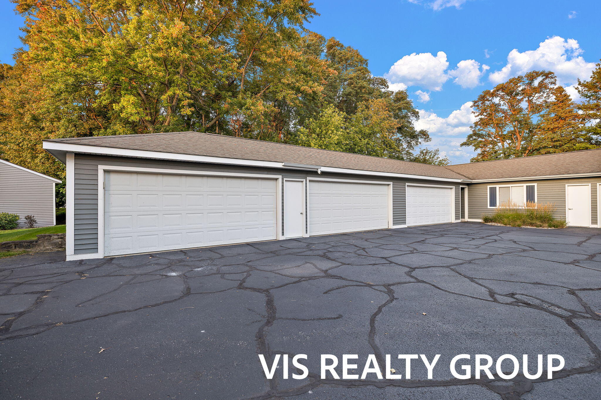 221 Riverfront Drive, Unit 12 Spring Lake, MI 49456 - Photo 13 of 88 51-web-or-mls-2R9A9676