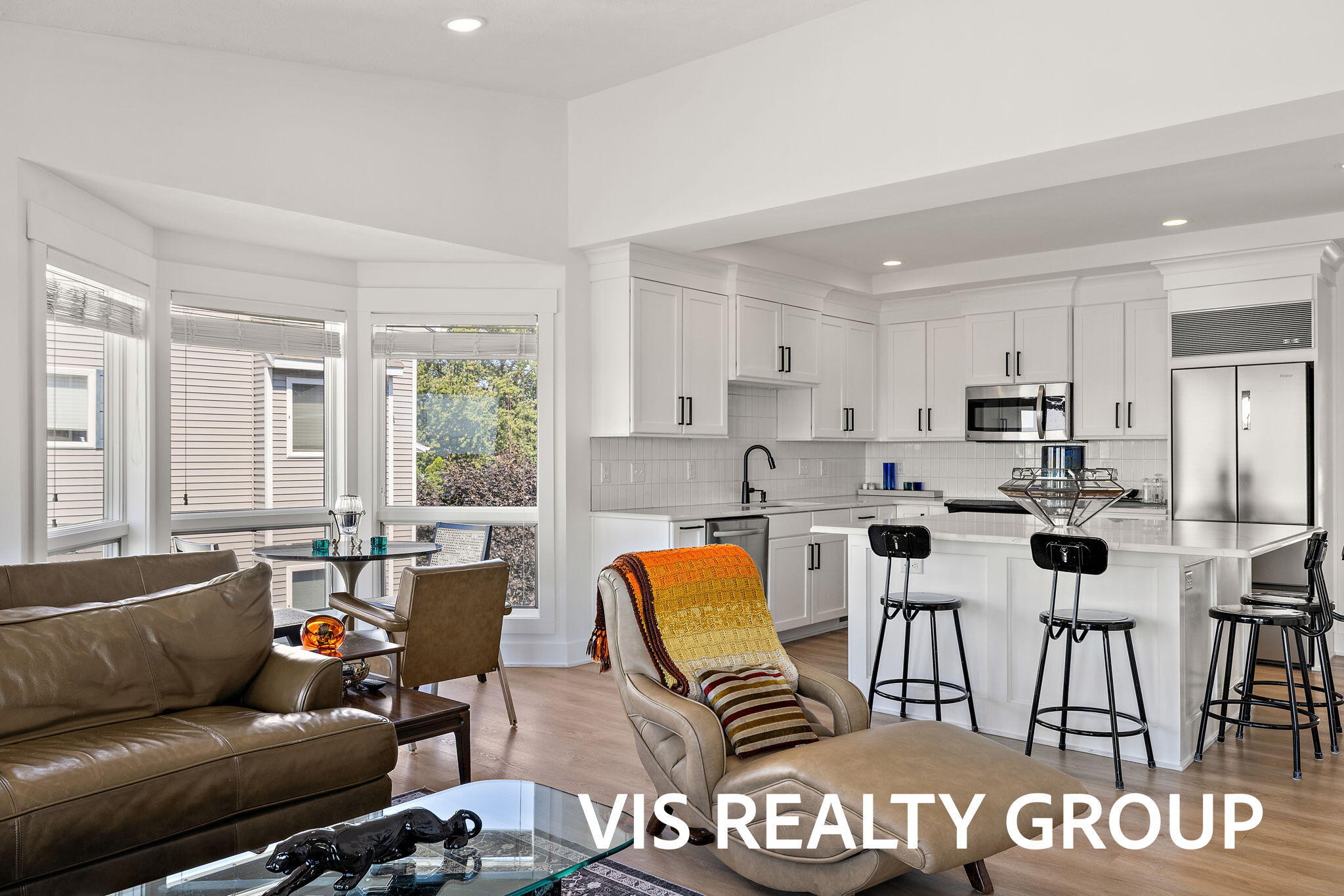 221 Riverfront Drive, Unit 12 Spring Lake, MI 49456 - Photo 27 of 88 32-web-or-mls-2R9A3510