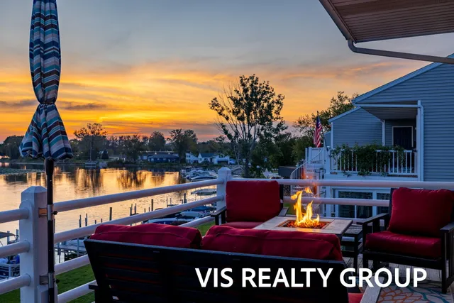 $599,900 | 221 Riverfront Drive, Unit 12, Spring Lake, MI 49456