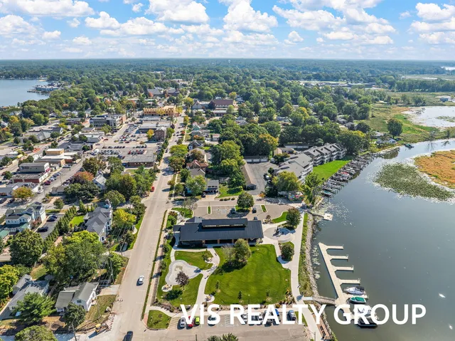 $599,900 | 221 Riverfront Drive, Unit 12, Spring Lake, MI 49456