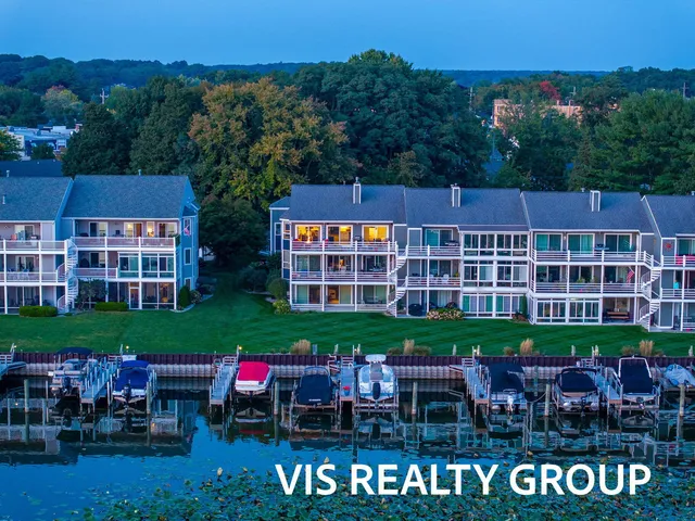 $599,900 | 221 Riverfront Drive, Unit 12, Spring Lake, MI 49456