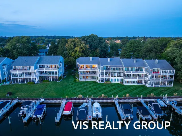 $599,900 | 221 Riverfront Drive, Unit 12, Spring Lake, MI 49456