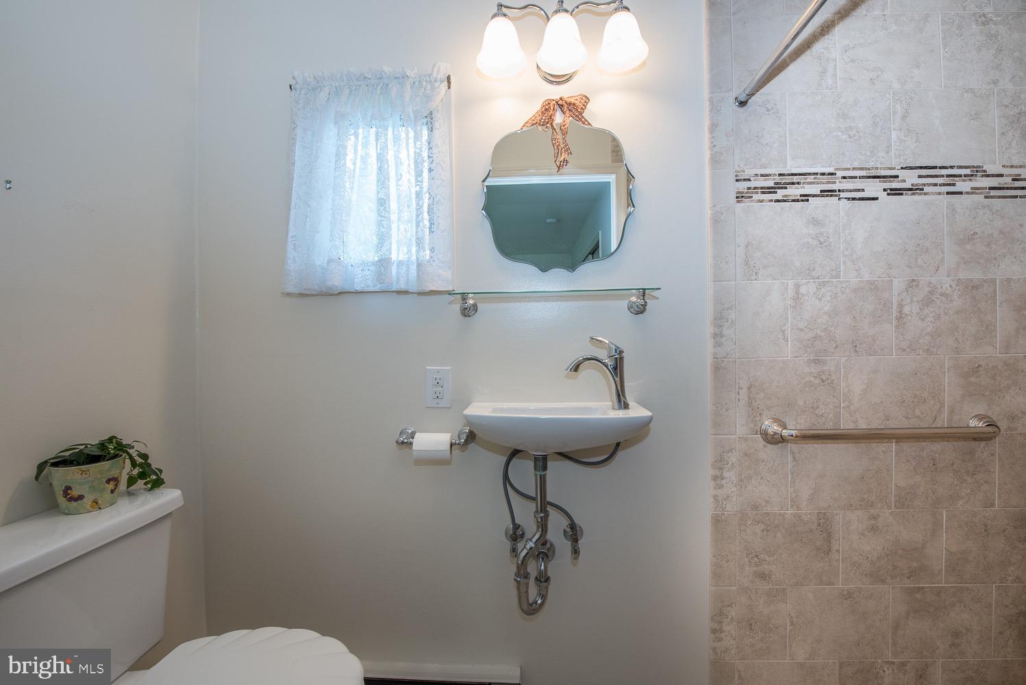 201 Rodmor Road Havertown, PA 19083 - Photo 14 of 37