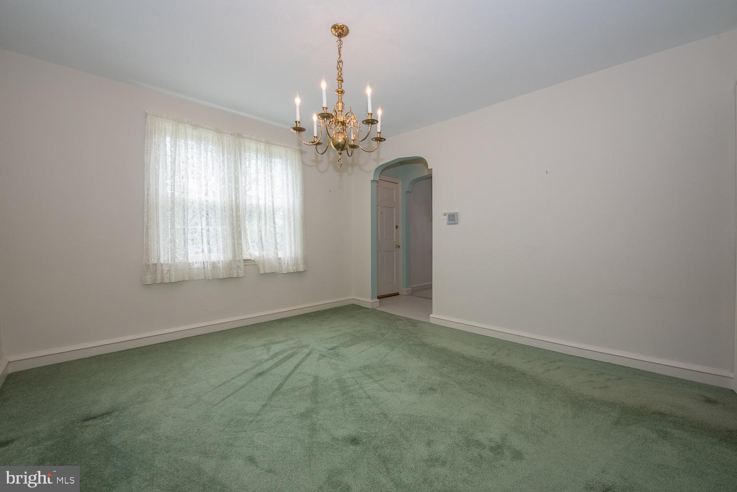 201 Rodmor Road Havertown, PA 19083 - Photo 8 of 37