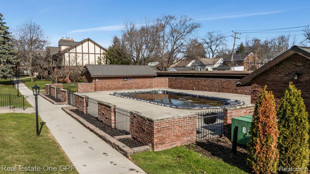1708 Vernier Road Grosse Pointe Woods, MI 48236 - Photo 34 of 43