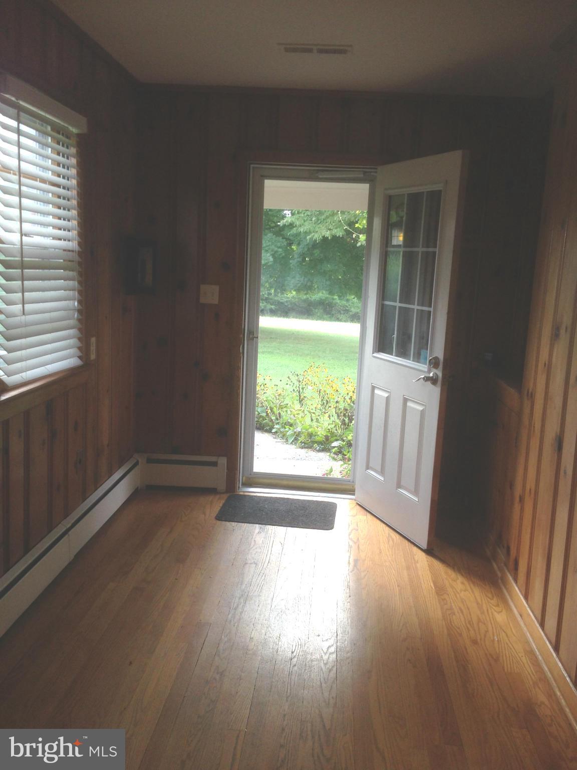 22925 Frederick Road Clarksburg, MD 20871 - Photo 11 of 27 Interior(Breezeway)