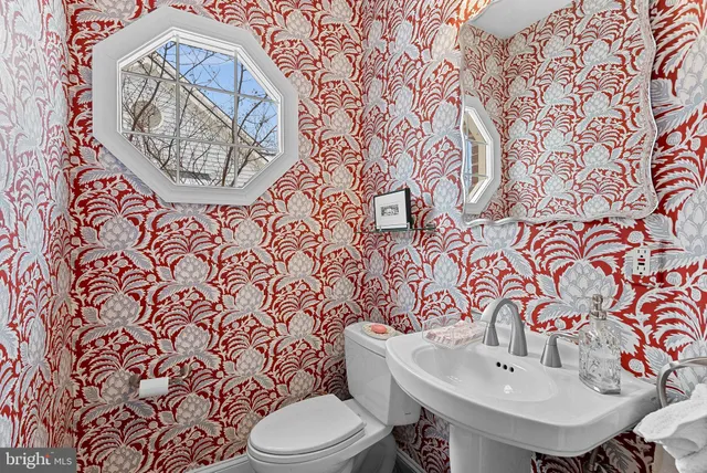 $1,530,000 | 43312 Crystal Lake Street, Leesburg, VA 20176