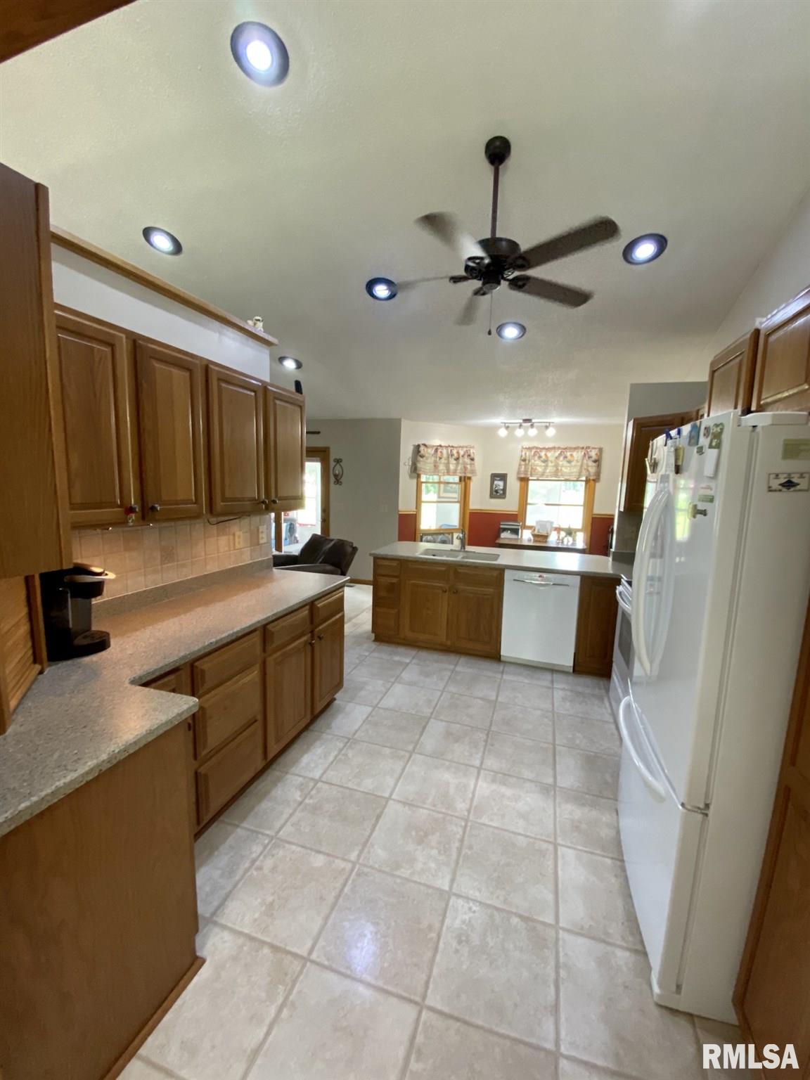 44 Aspen Road Pleasant Plains, IL 62677 - Photo 15 of 49 Gallery Image 15
