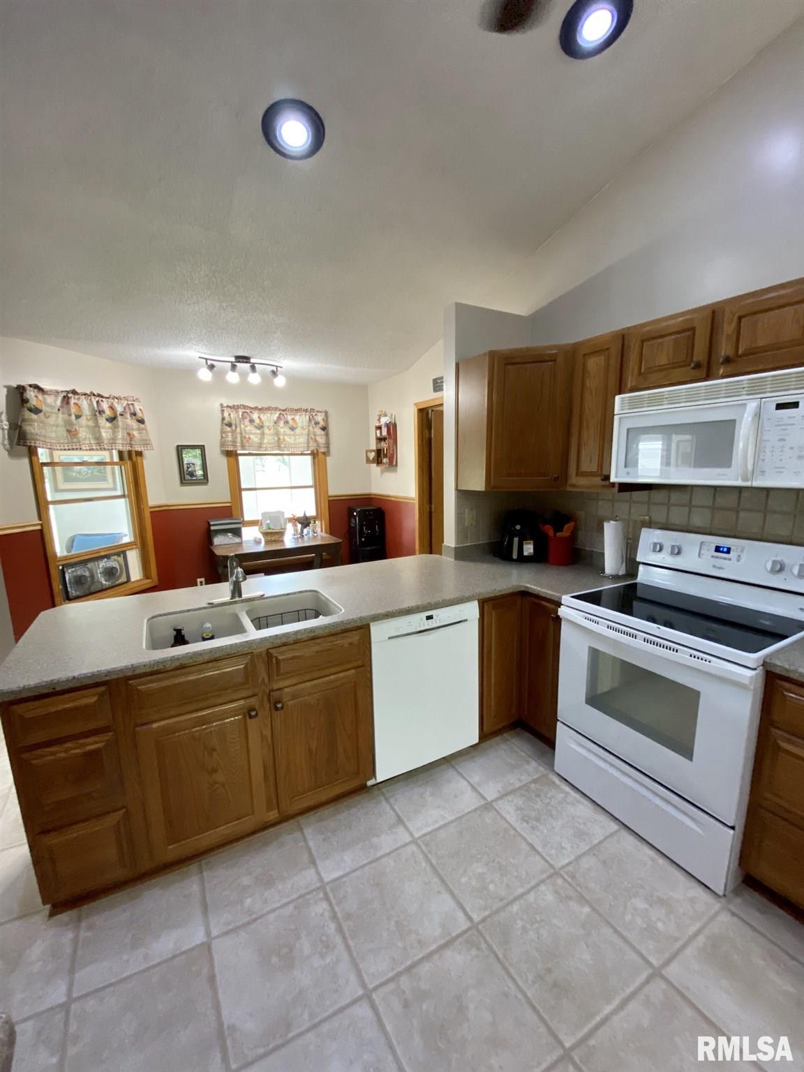 44 Aspen Road Pleasant Plains, IL 62677 - Photo 19 of 49 Gallery Image 19