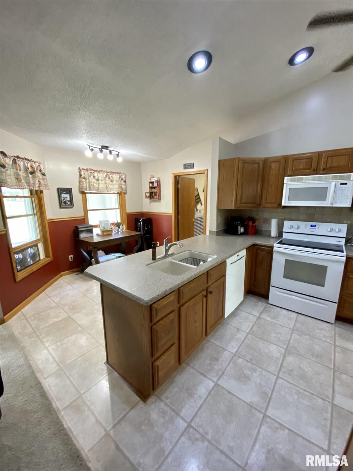 44 Aspen Road Pleasant Plains, IL 62677 - Photo 20 of 49 Gallery Image 20