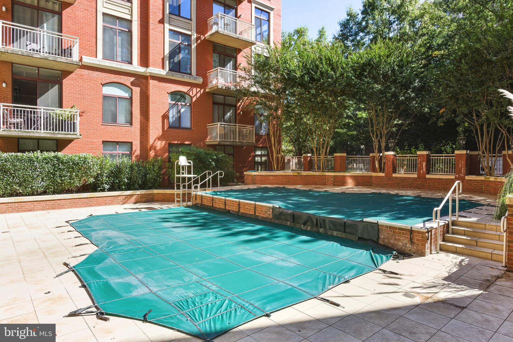 1220 North Fillmore Street, Unit 602 Arlington, VA 22201 - Photo 33 of 43 a view of a backyard with a garden