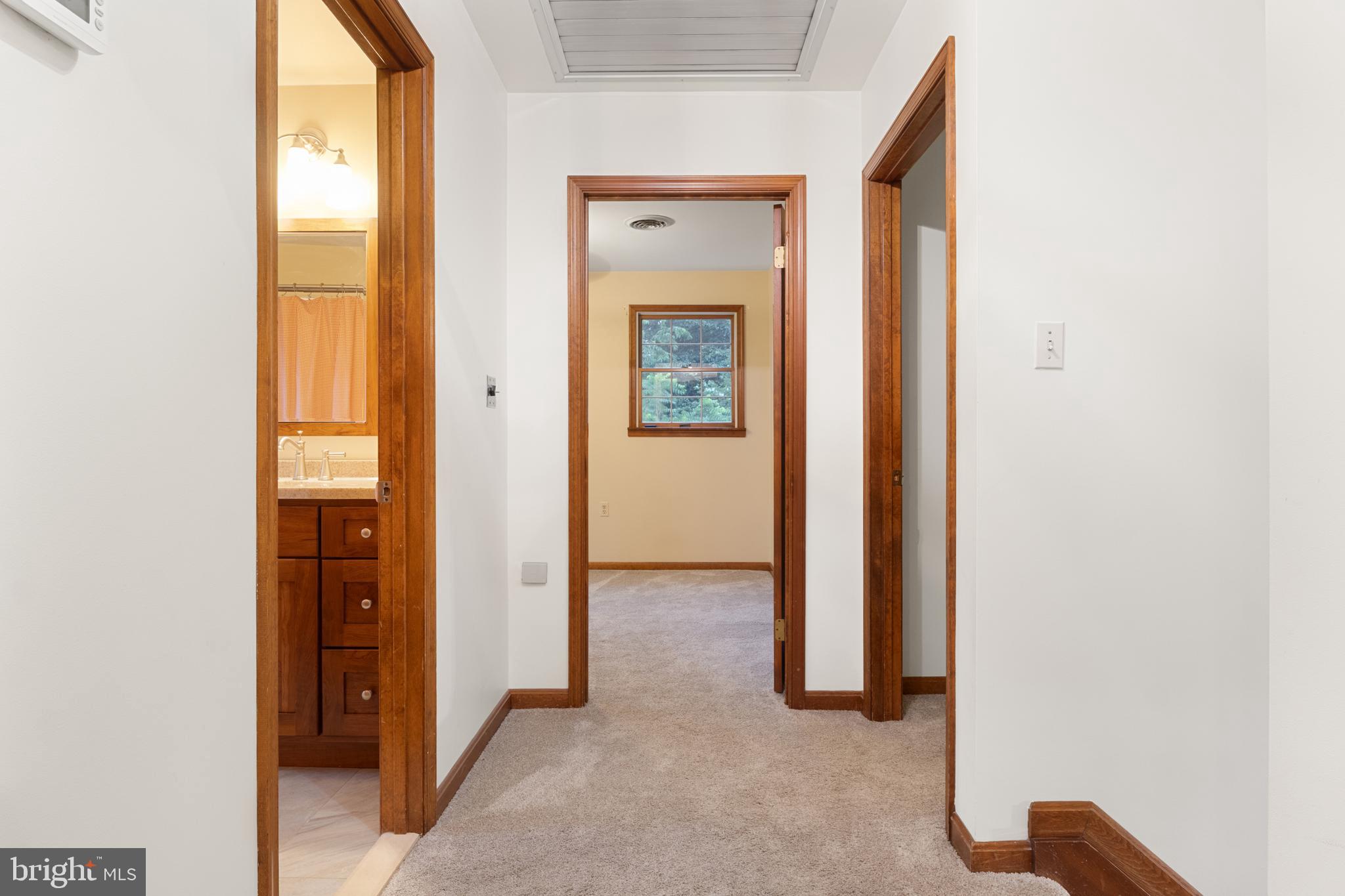 4850 Delta Road Delta, PA 17314 - Photo 40 of 74 Second floor hallway