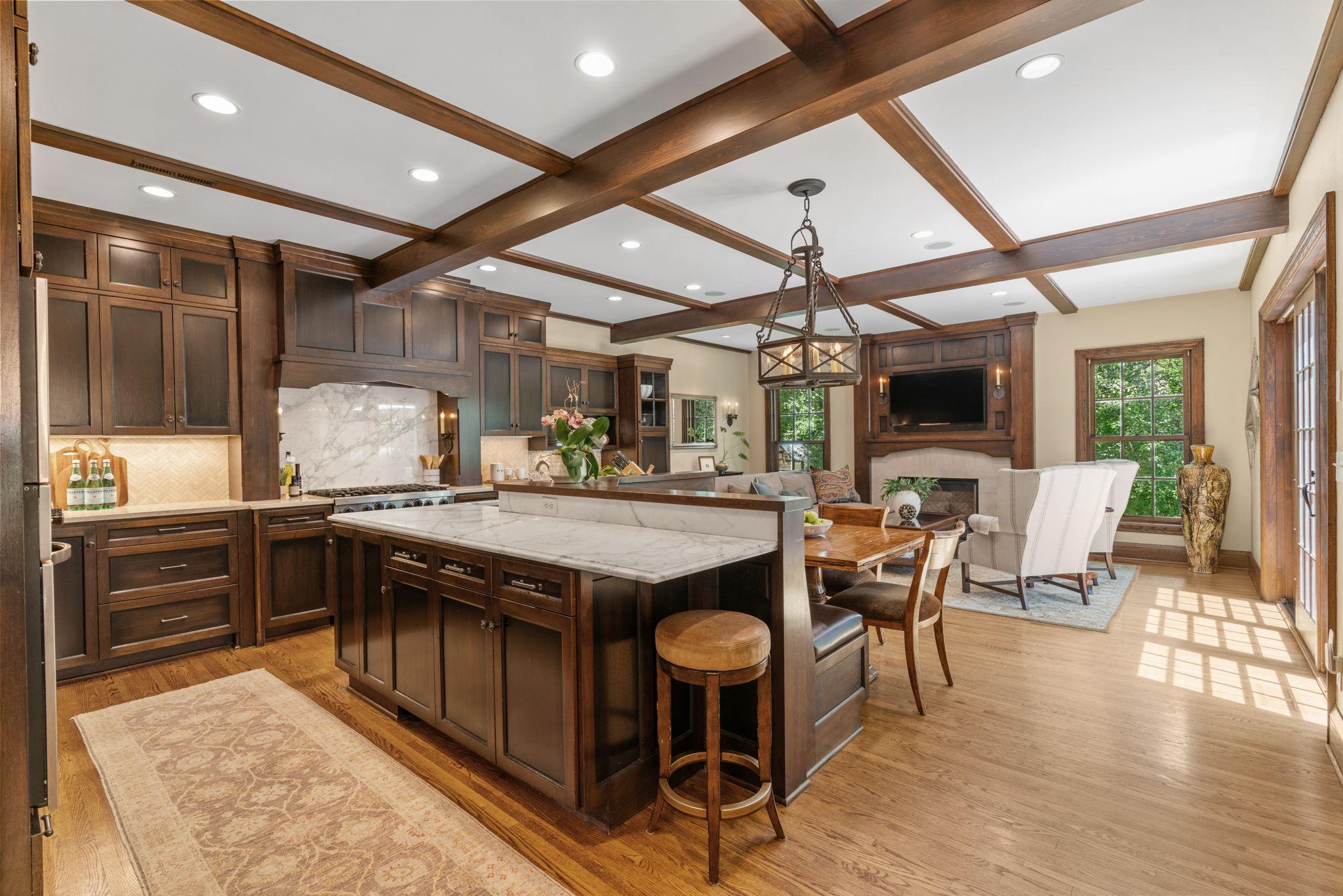 249 Hawthorne Road Hopkins, MN 55343 - Photo 4 of 56