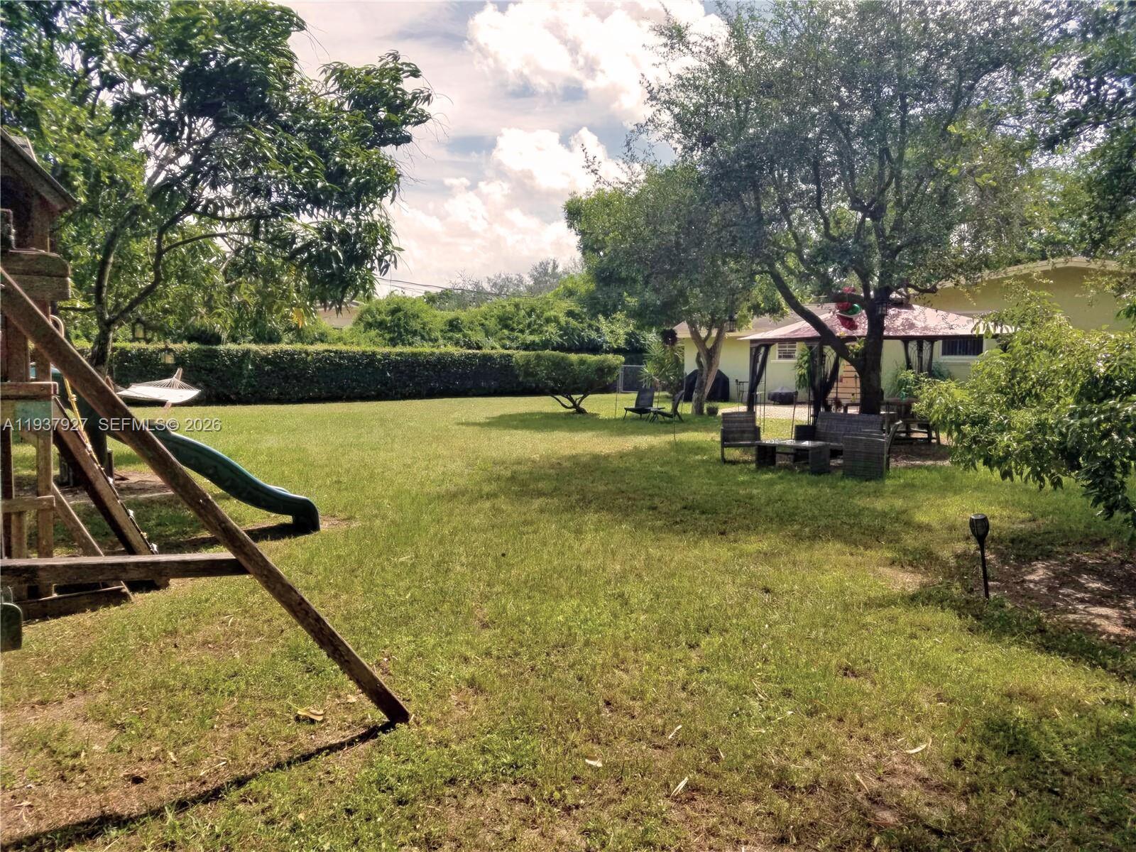 12501 Southwest 90th Avenue Miami, FL 33176 - Photo 10 of 27