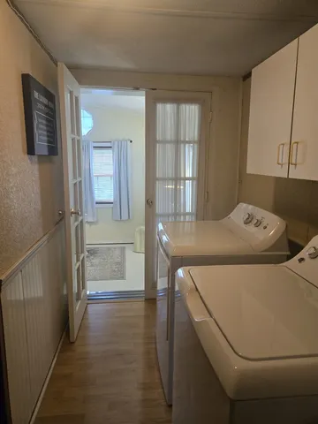 a view of a livingroom with furniture