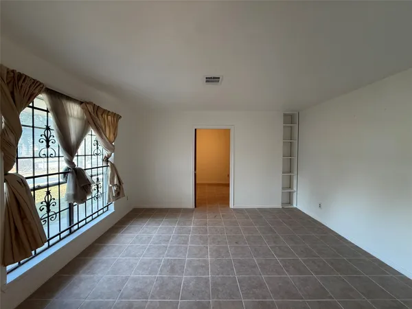 $1,699 | 7325 Ley Road, Houston, TX 77028