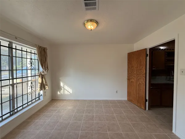 $1,699 | 7325 Ley Road, Houston, TX 77028